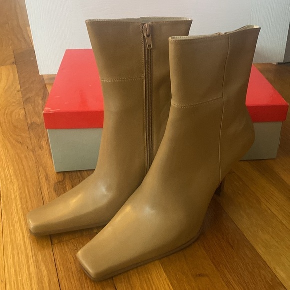 Guess By Marciano Tan Leather Heeled Booties Size 9 - Picture 2 of 9